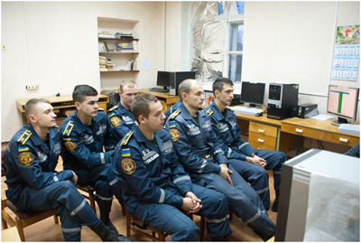 Група курсантів вивчає особливості ведення<br/>Державного реєстру потенційно небезпечних об’єктів